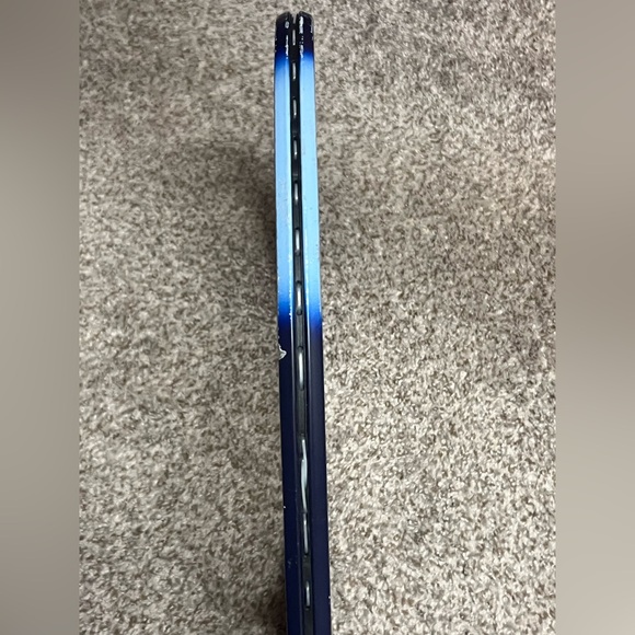 Wilson Blue Tennis Racket - Picture 4 of 5